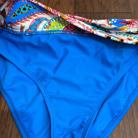 New with tags size 6 swim bottoms into the blue - Picture 2 of 4